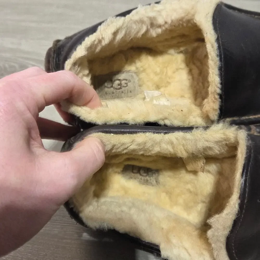 UGG Ascot Brown Leather Men's Slippers Sheepskin Lining Size 9 Moccasins